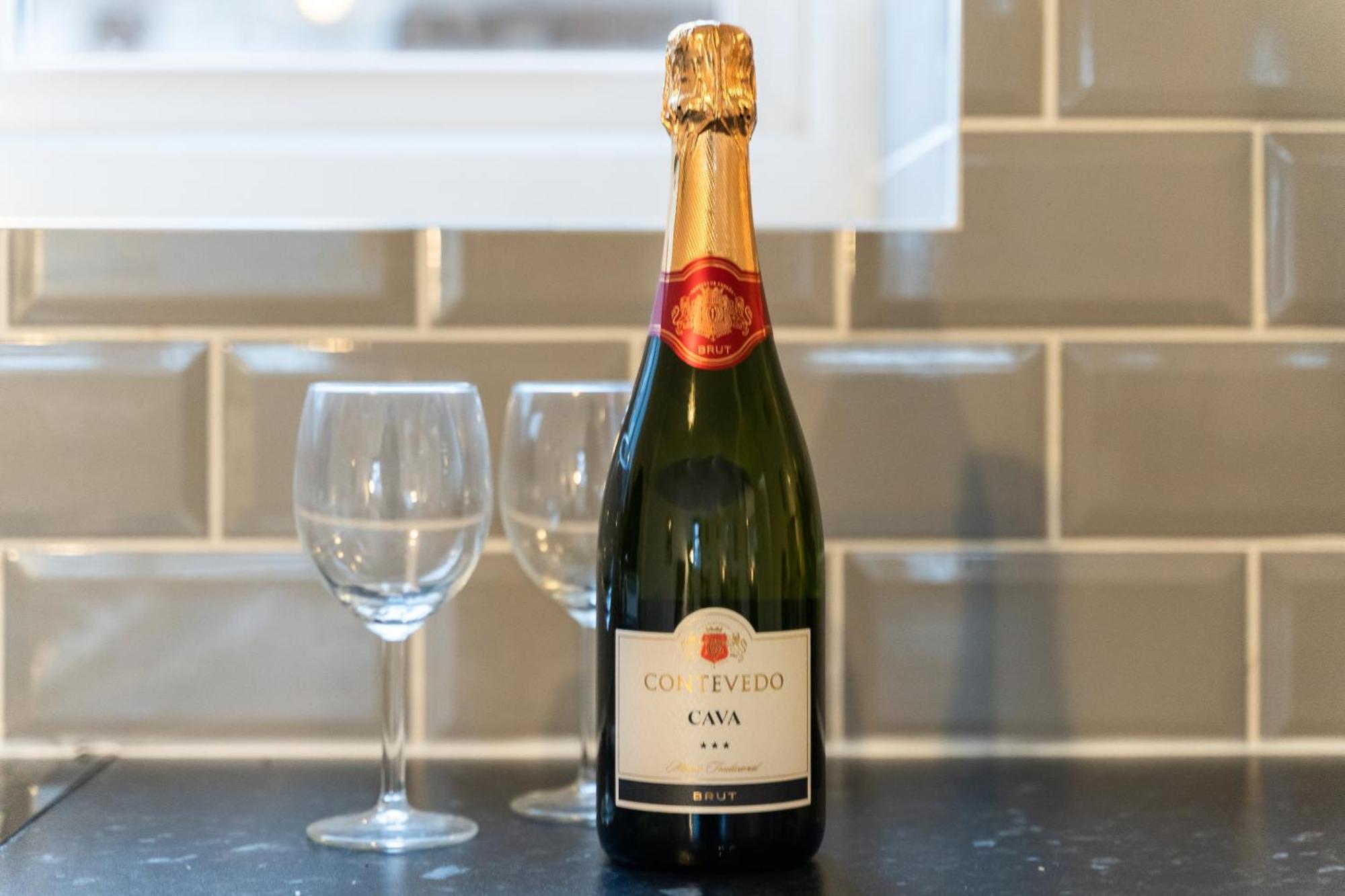 Stylish New Apartment - Free Wifi & Netflix - Top Rated - 3Mh Cradley Heath Eksteriør bilde