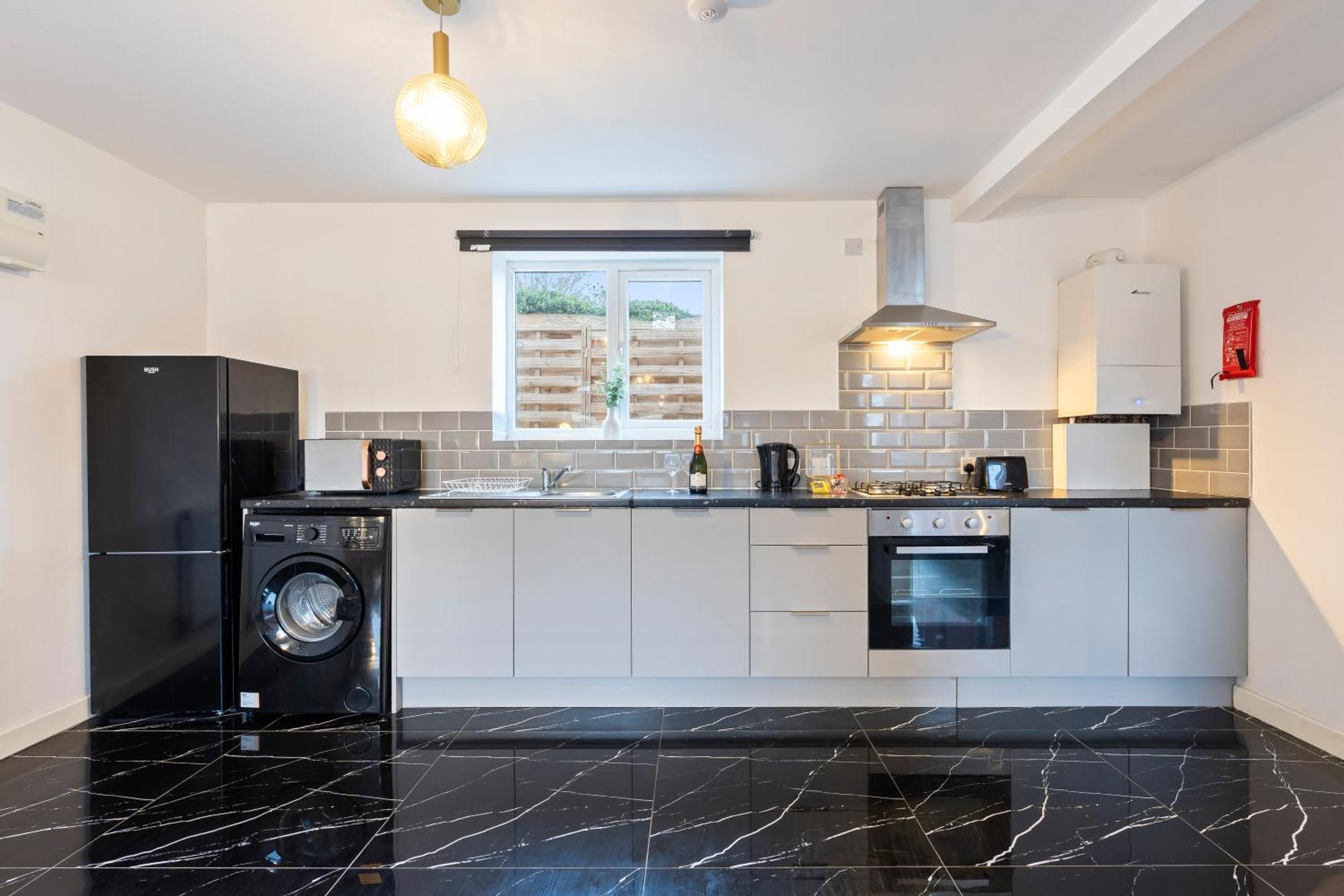Stylish New Apartment - Free Wifi & Netflix - Top Rated - 3Mh Cradley Heath Eksteriør bilde
